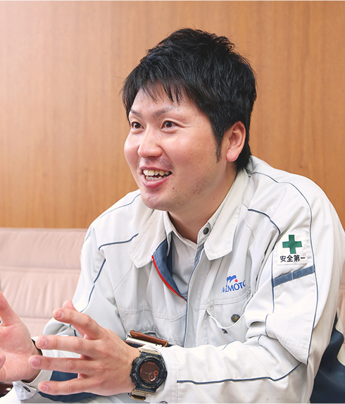 まずは、コミュニケーション力、協調性、情熱。